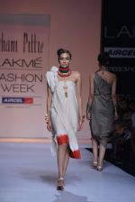 Model walk the ramp for Suhani Pittie Show at Lakme Fashion Week 2013 Day 1 in Grand Hyatt, Mumbai on 22nd March 2013 (33).JPG